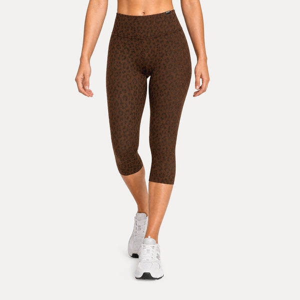 LEO Capri Leggings Velvara
