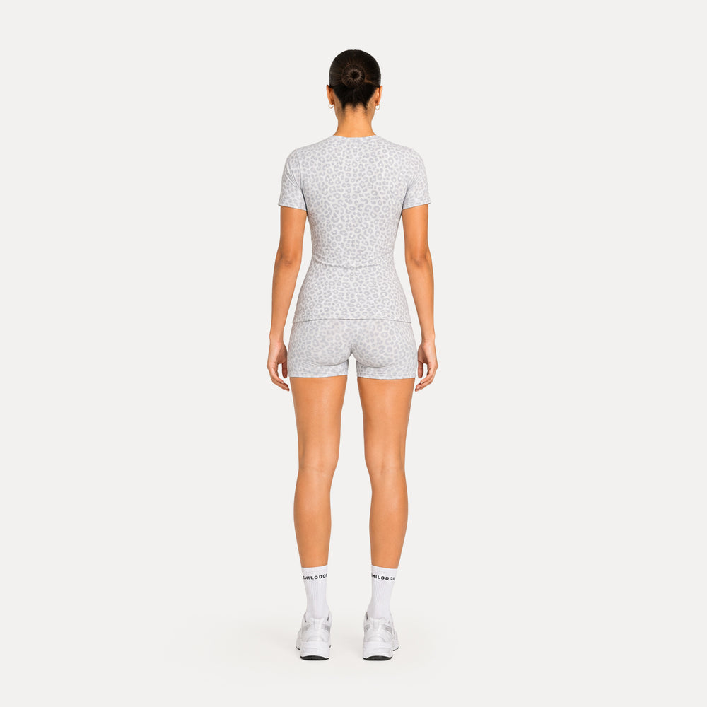 LEO Shorts Velvara