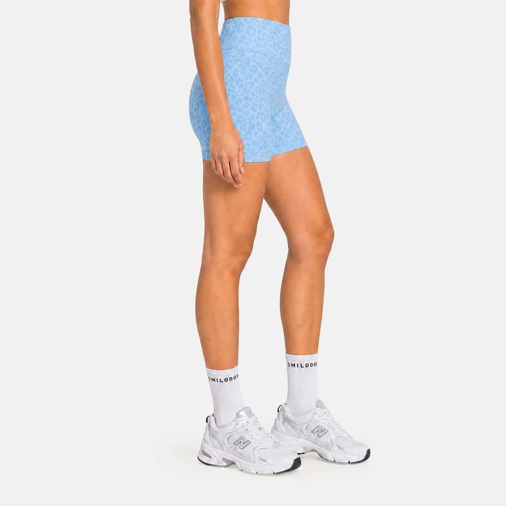 LEO Shorts Velvara